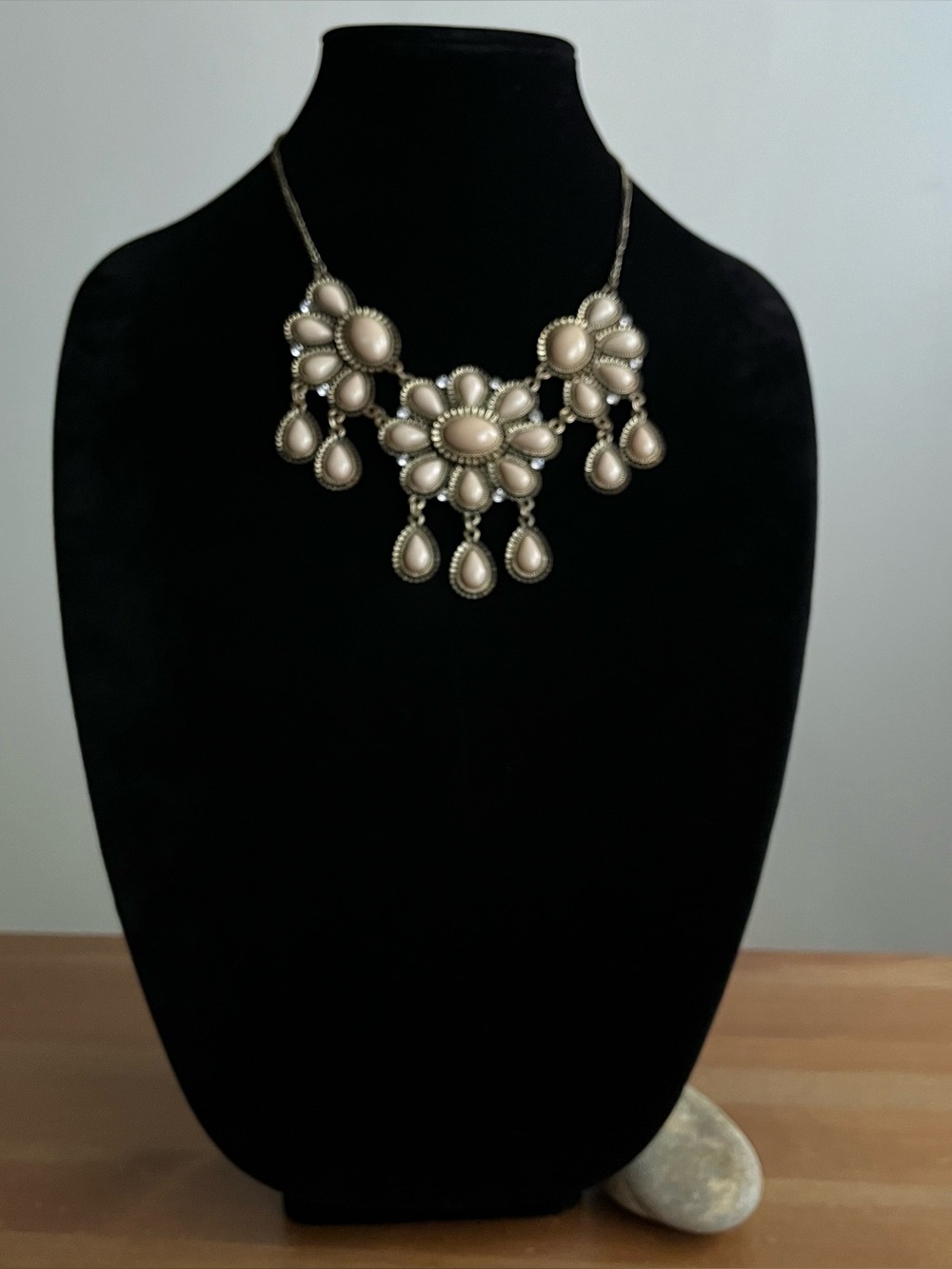 Charming Charlie signed statement bib necklace women's jewelry fashion